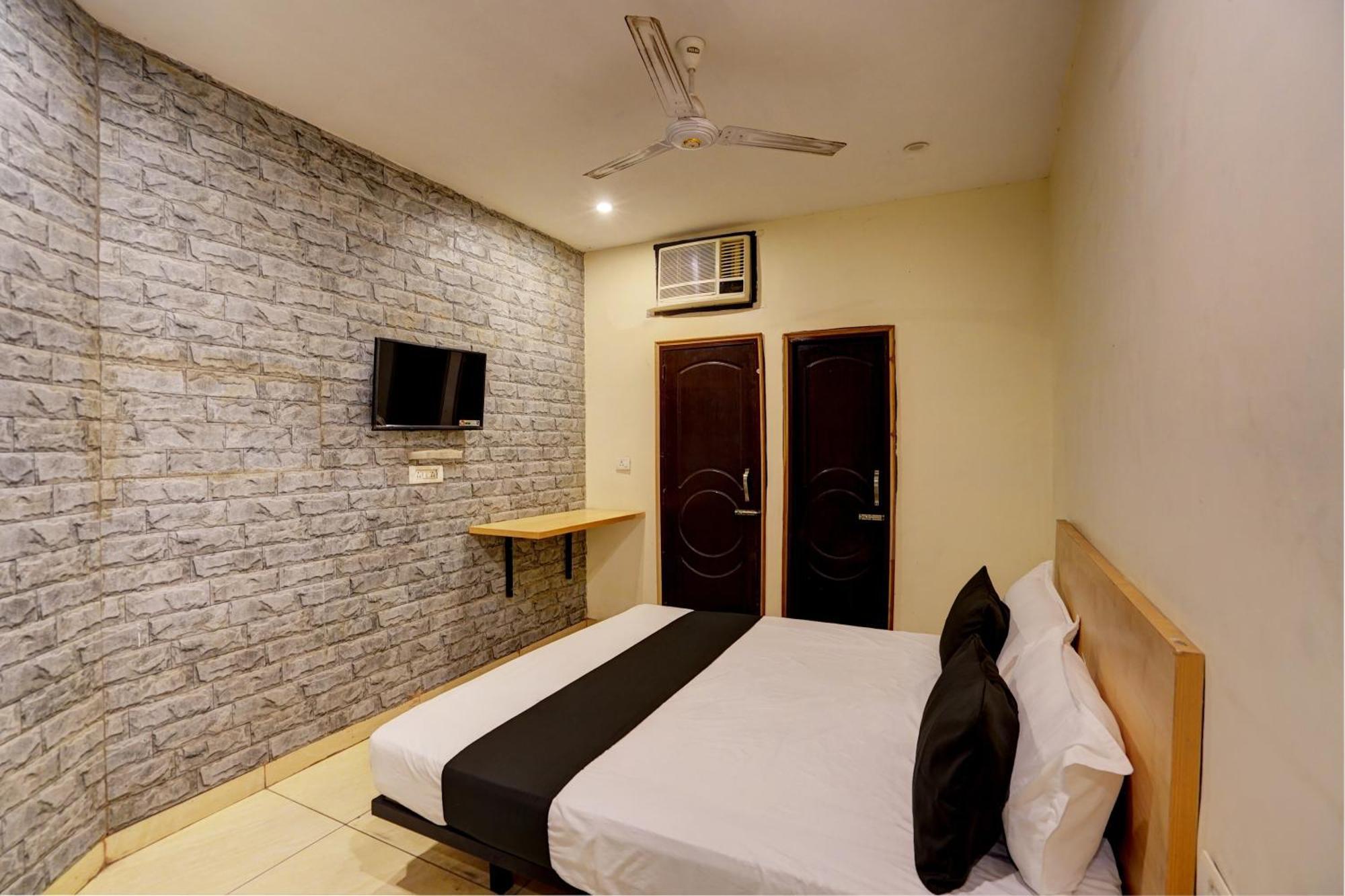 Hotel O Blue Vibes Meerut Zewnętrze zdjęcie
