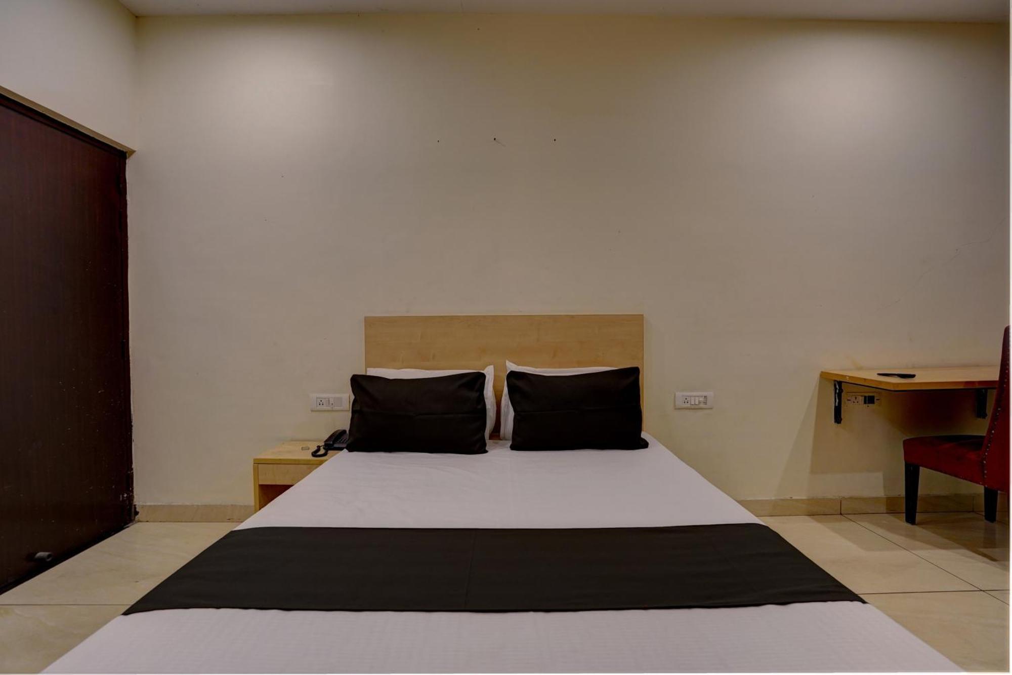 Hotel O Blue Vibes Meerut Zewnętrze zdjęcie
