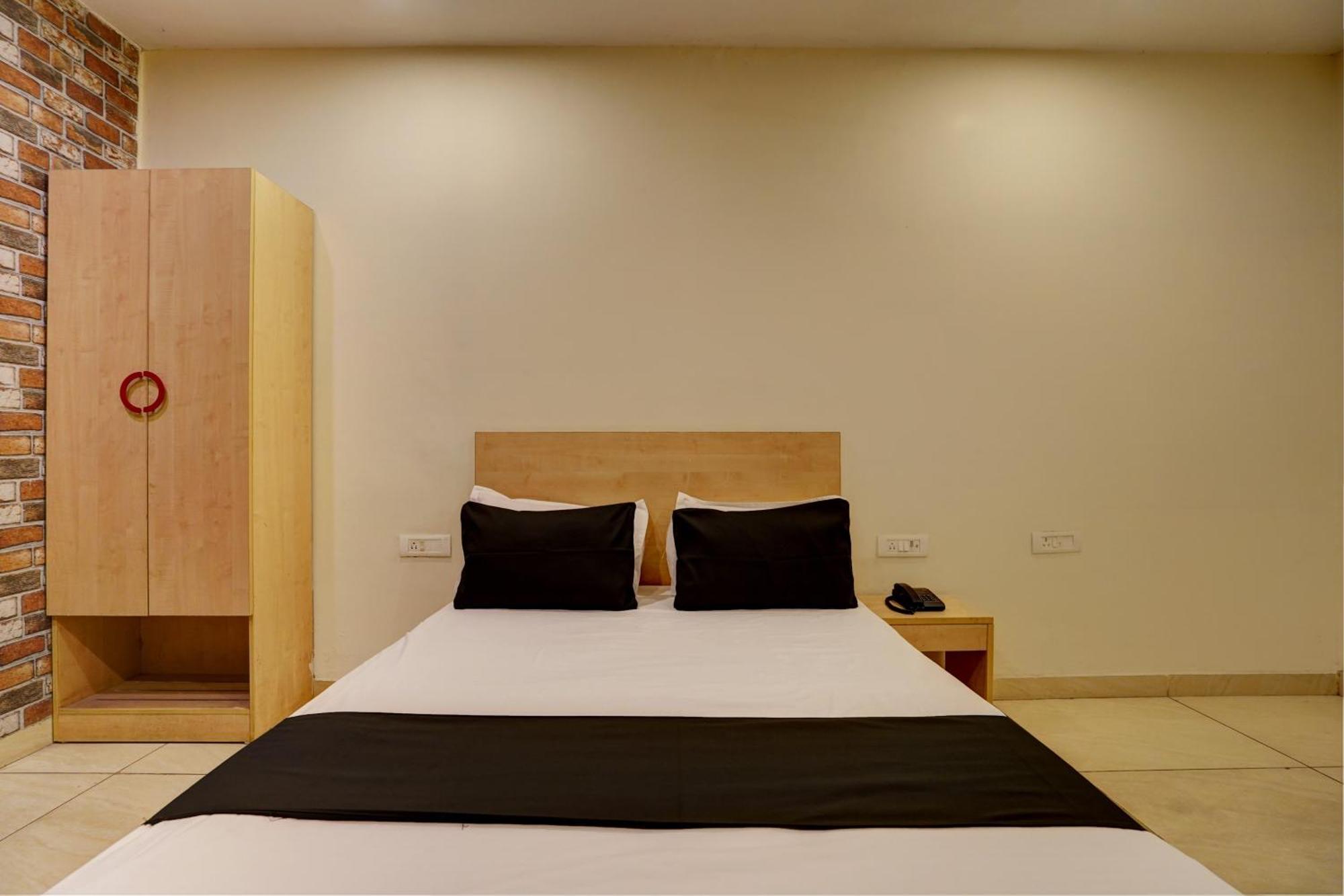 Hotel O Blue Vibes Meerut Zewnętrze zdjęcie