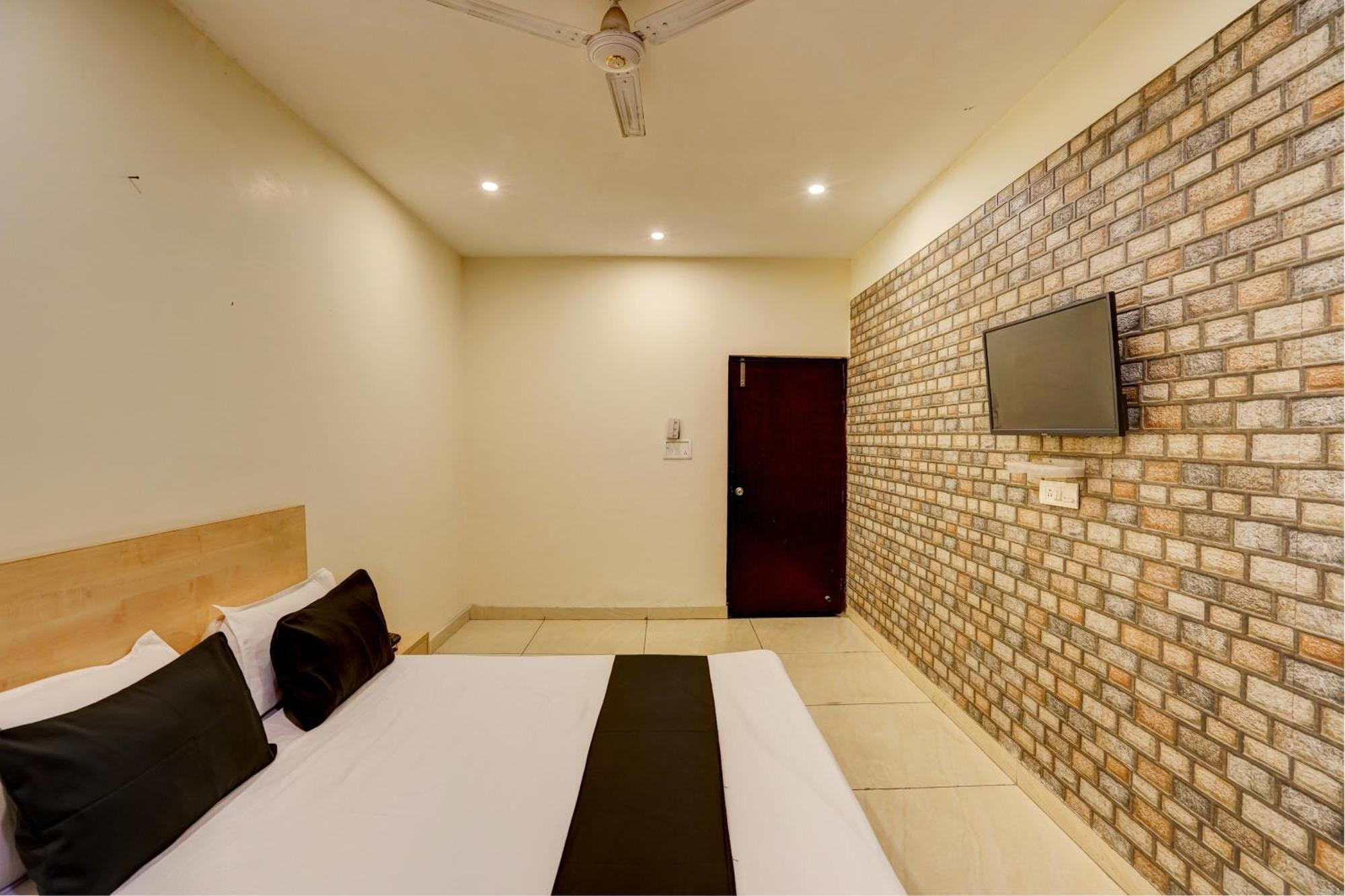 Hotel O Blue Vibes Meerut Zewnętrze zdjęcie